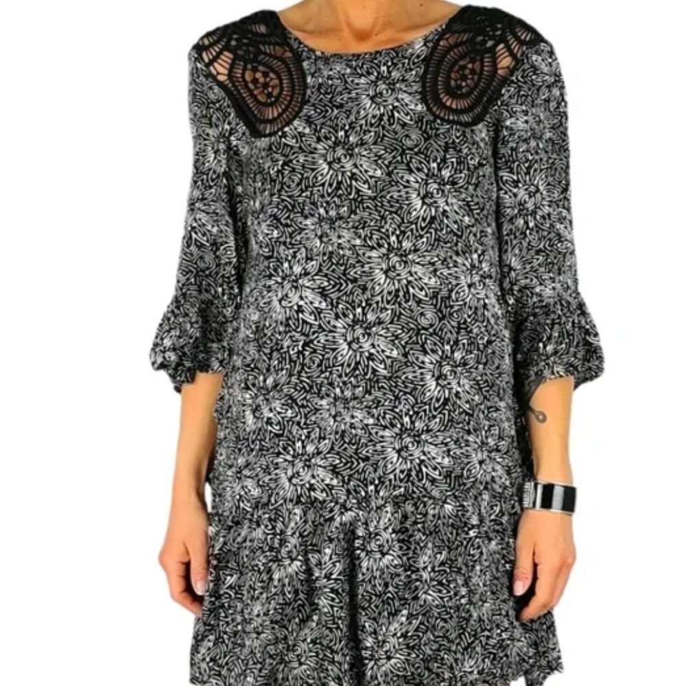 Volcom Geometric Black and White Half Sleeve Dress NEW